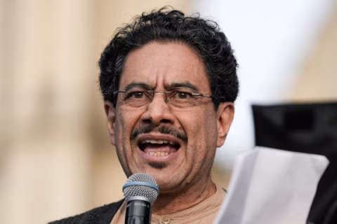 Cepeda no renuncia al Senado