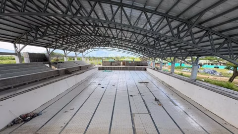 Piscina del Ejército sigue inconclusa