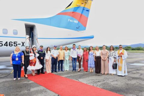 Neiva estrena vuelo directo a Medellín