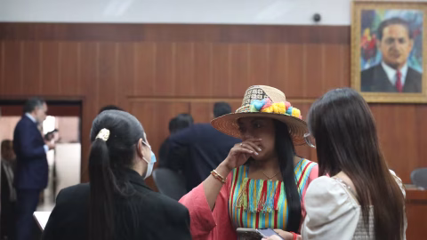 Martha Peralta pasa noche detenida