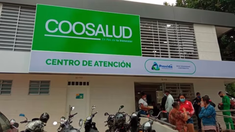 Contraloría alerta por crisis en Coosalud