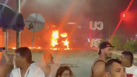 Atentado con carro bomba contra comando de Policía