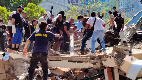 Cali reporta 30 edificios colapsados tras terremoto de 7.4