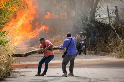 Gobierno anunció ayudas para campesinos del Tolima tras incendios
