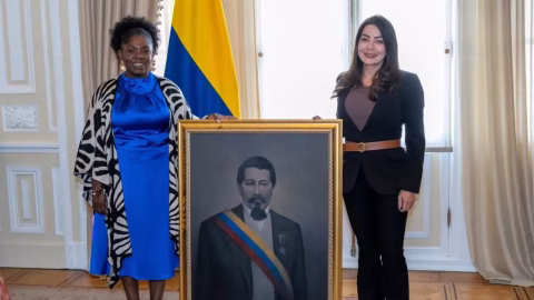Francia Márquez entrega retrato de Juan José Nieto