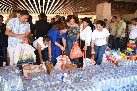 Huilenses responden a llamada de solidaridad tras el sismo