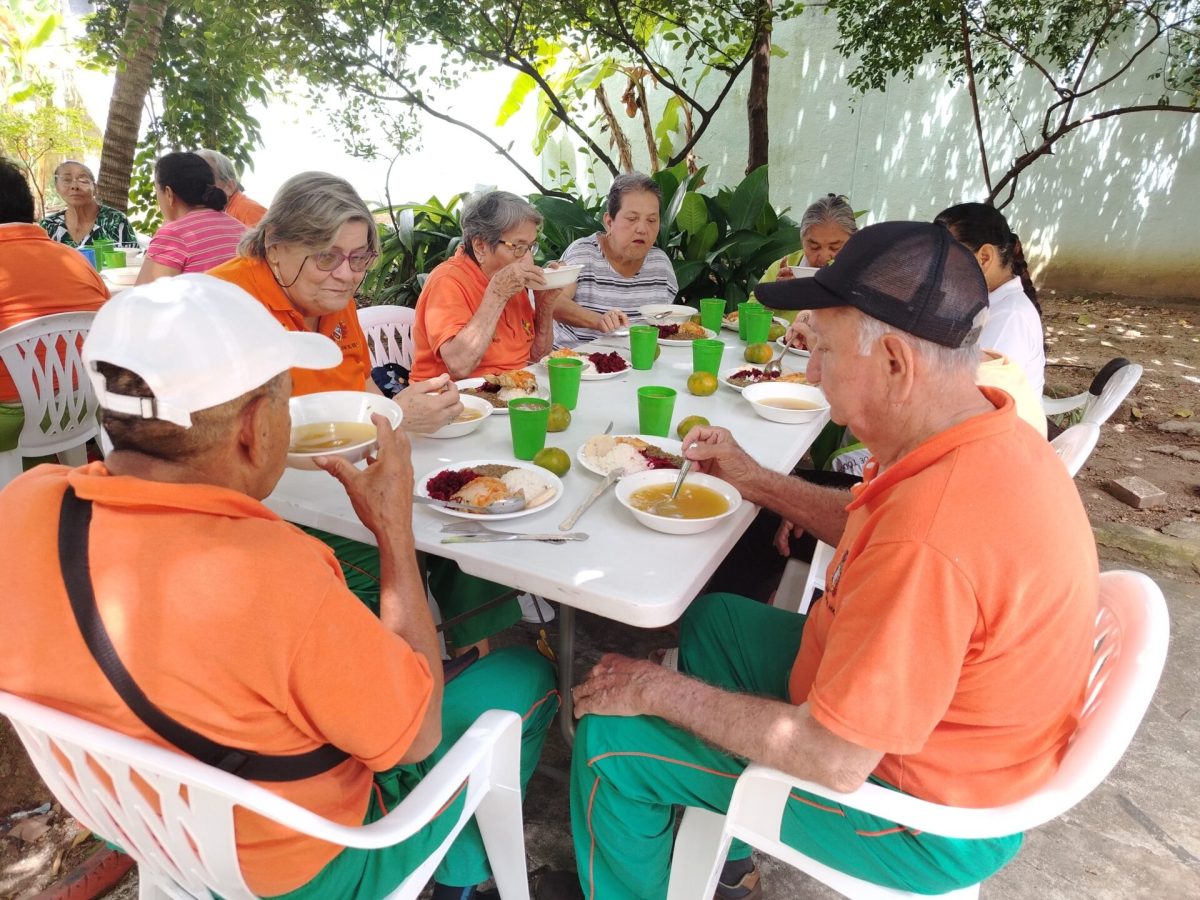 Adjudican contrato de alimentación para adultos mayores en Neiva