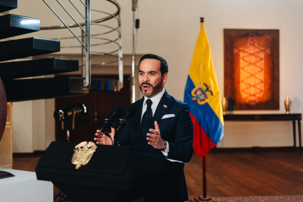 Polémica por disculpas de De La Espriella y frase "Viva Cristo Rey"