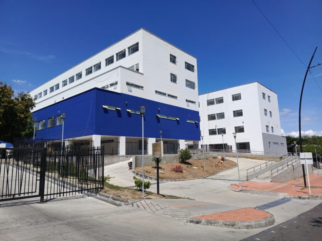 Huila pide al MinSalud dotación para la Torre Materno Infantil