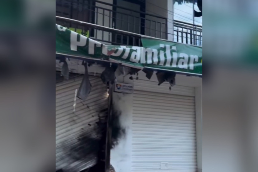 Ataque con explosivos contra droguería en el centro de Algeciras, Huila